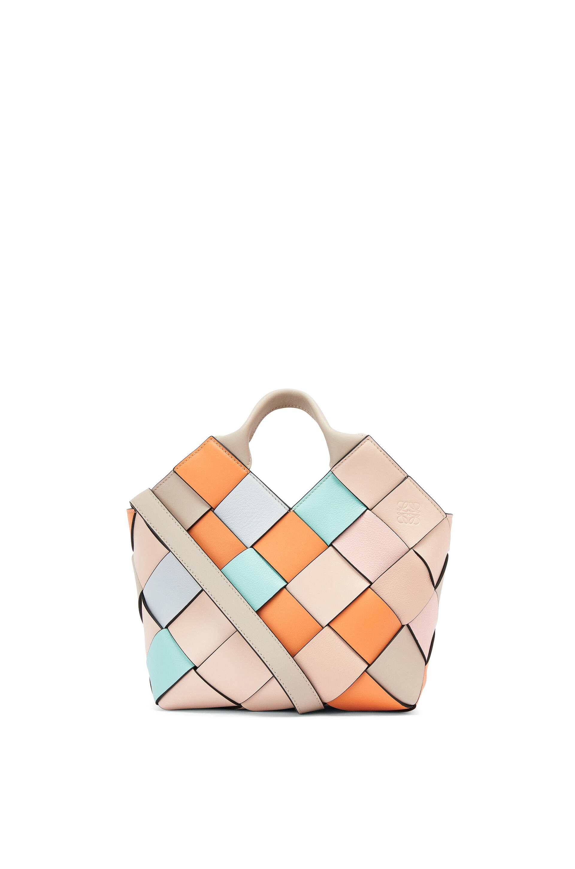 ロエベ ウーブン バスケットバッグ スモール (カーフ) アプリコット/ゴールド | Loewe Woven Basket Bag Small Calf Apricot Gold