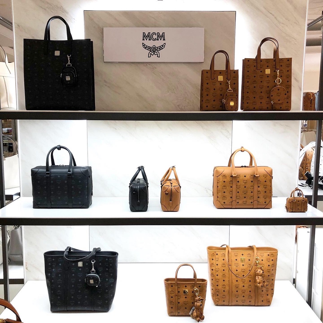 MCM 阪急うめだ本店 1F