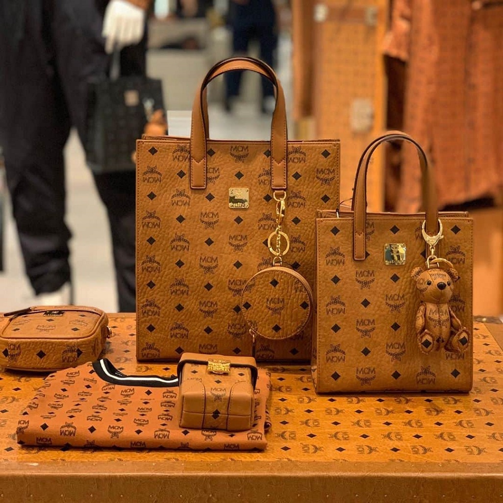 MCM 阪急うめだ本店 1F